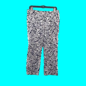 Willi SMITH Black and White Floral Capri Pants, 8 - Fun In The Sun